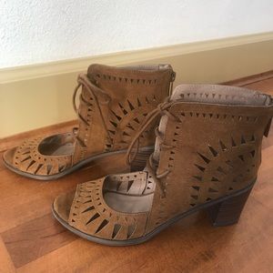 Womens Shoes